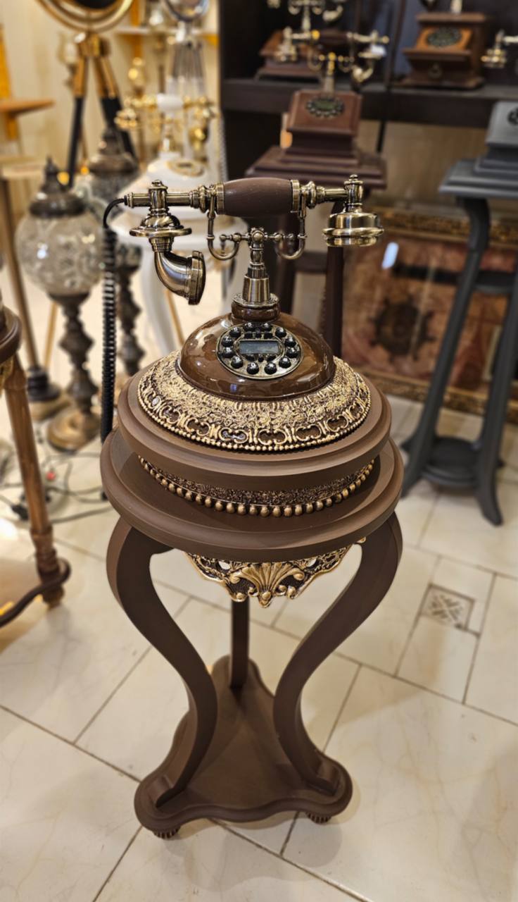 تلفن ایستاده _ تلفن کنار سالنی _ تلفن سه پایه سلطنتی